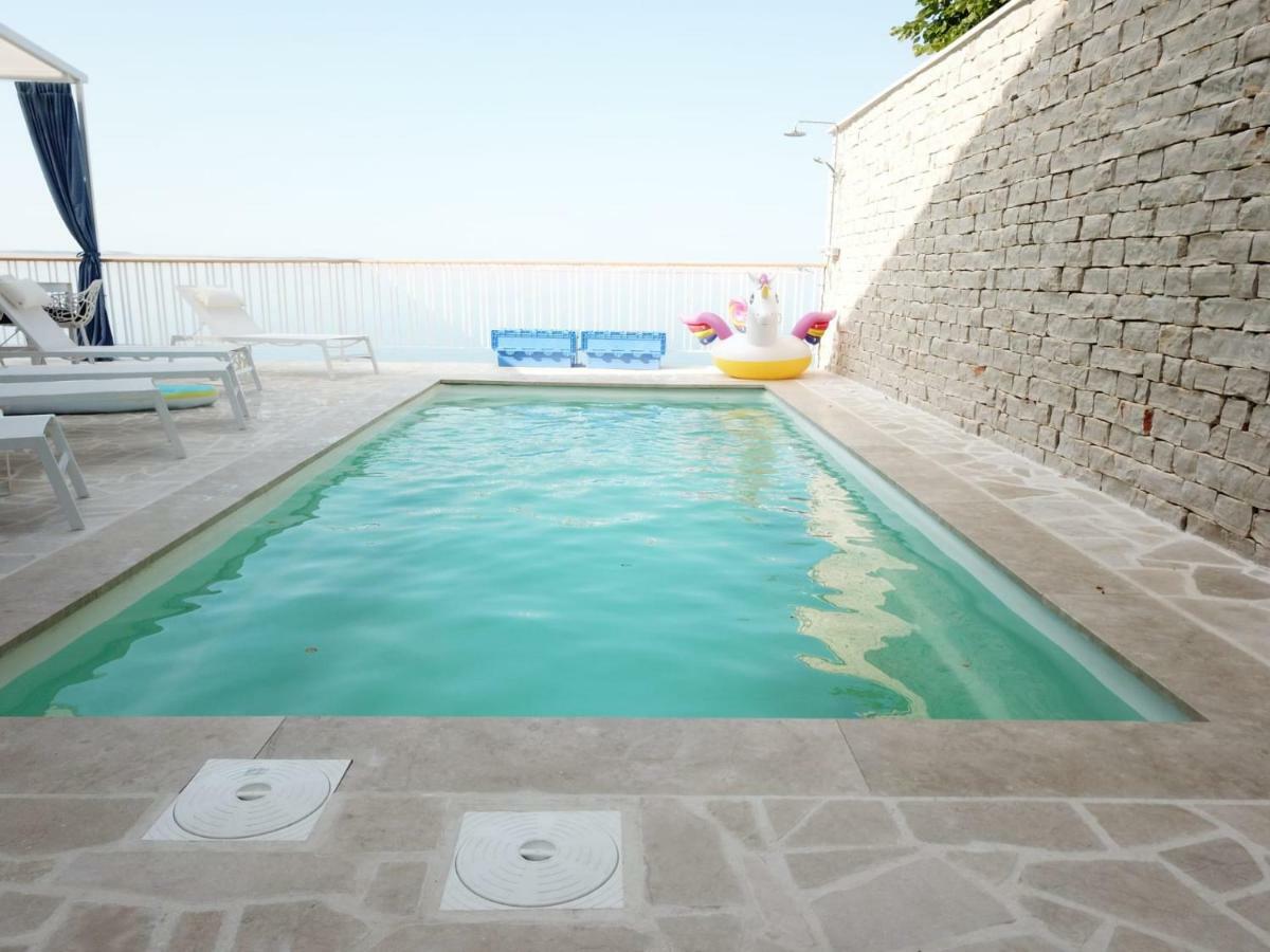 Villa Beline direct aan zee, verwarmd zwembad en sauna Tribanj-Kruscica Buitenkant foto