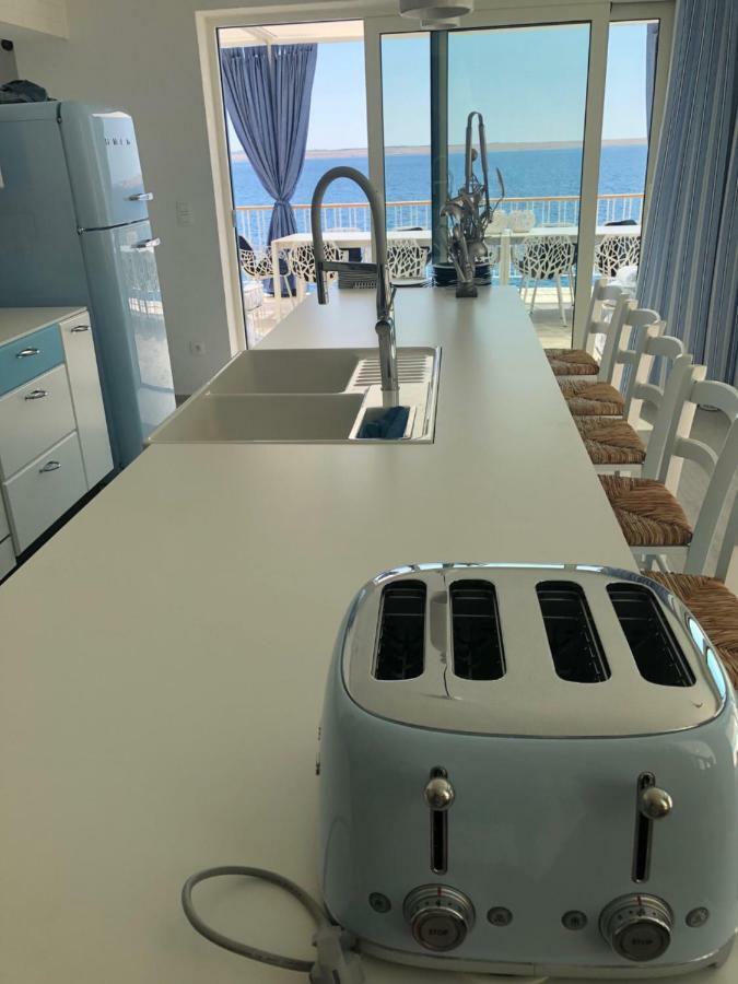 Villa Beline direct aan zee, verwarmd zwembad en sauna Tribanj-Kruscica Buitenkant foto