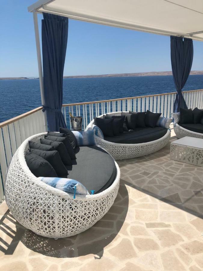 Villa Beline direct aan zee, verwarmd zwembad en sauna Tribanj-Kruscica Buitenkant foto