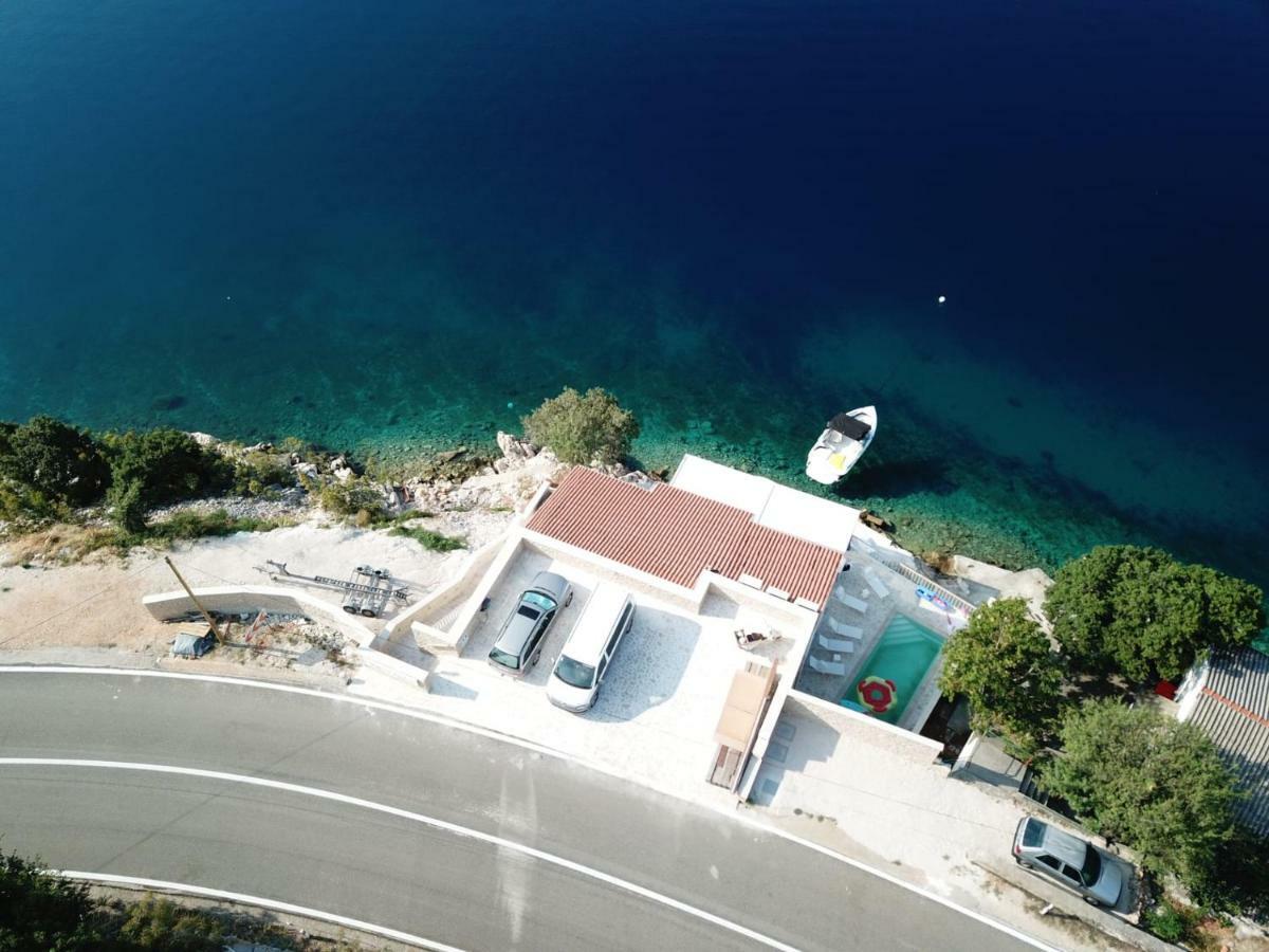 Villa Beline direct aan zee, verwarmd zwembad en sauna Tribanj-Kruscica Buitenkant foto