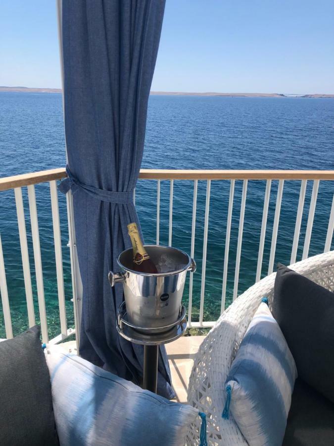Villa Beline direct aan zee, verwarmd zwembad en sauna Tribanj-Kruscica Buitenkant foto